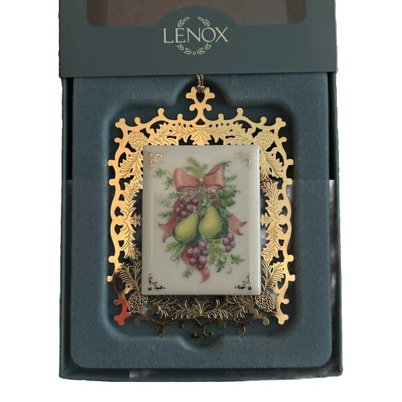 Lenox Fruit Pear Grapes Feligree Reversible Porcelain Metal Ornament Orchrd Pear - Picture 3 of 4